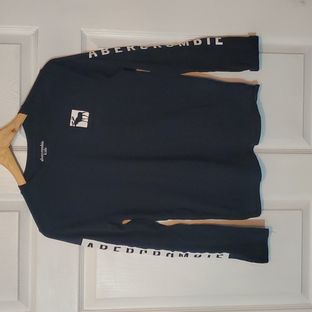 Abercrombie & Fitch Boys long sleeve tshirt size 13/14